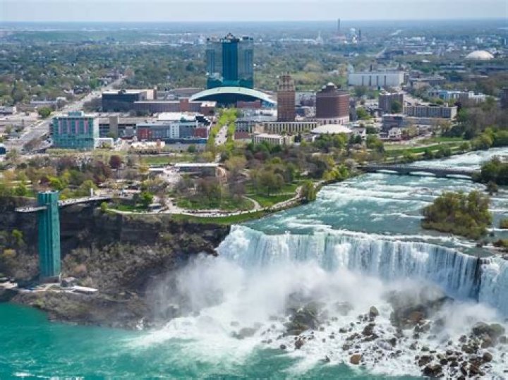 Can you visit Niagara Falls on the US side?