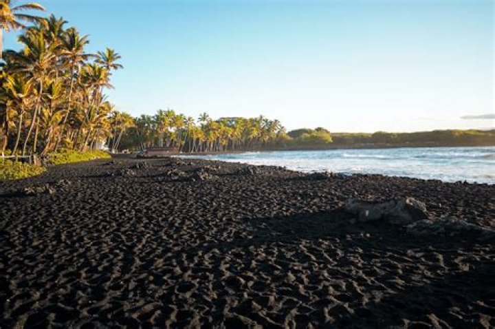 Does Japan have a black sand beach?