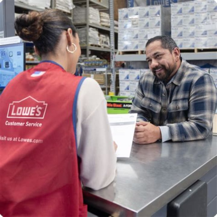 How do I reach Lowes customer service?