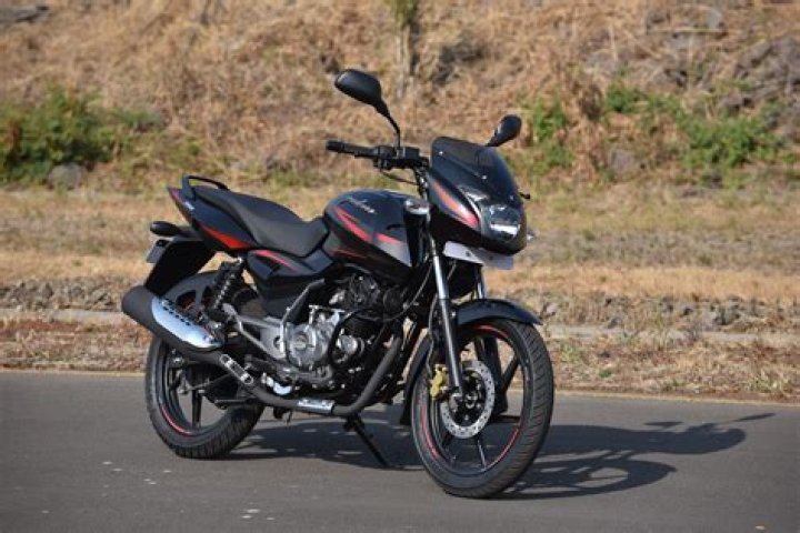 What was the price of Pulsar 150 in 2015?